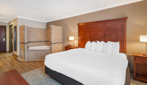 King Room with Jacuzzi - Non-Smoking