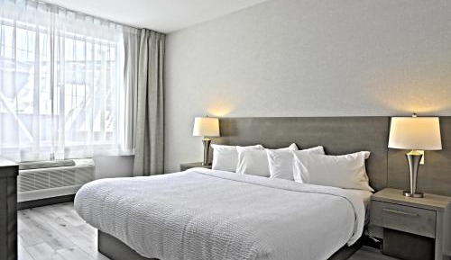 Standard Room, 1 King Bed