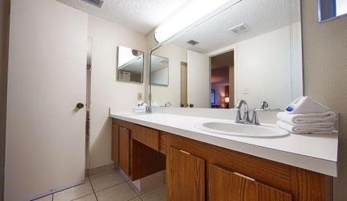 Queen Suite with Two Queen Beds - Non-Smoking