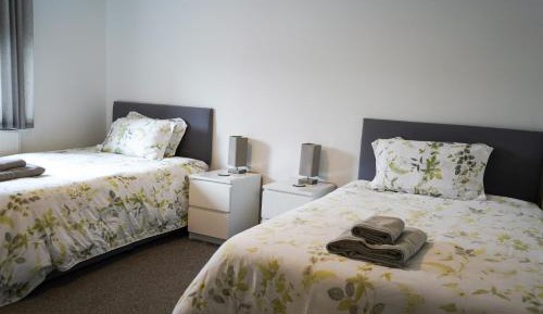 Twin Room with Shower