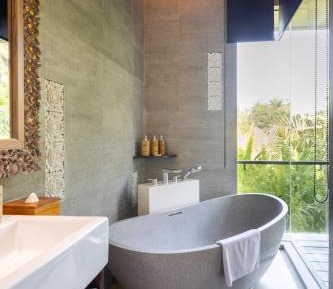 One-Bedroom Villa with Living Room