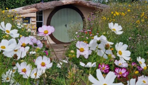 Family Room with Garden View