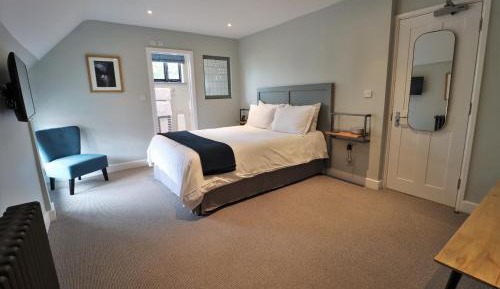 Deluxe Double Room with Shower