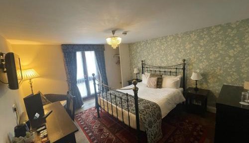 Deluxe Double Room with Shower