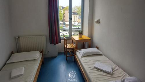Bunk Bed in Mixed Dormitory Room