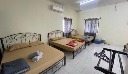 4-Bed Mixed Dormitory Room