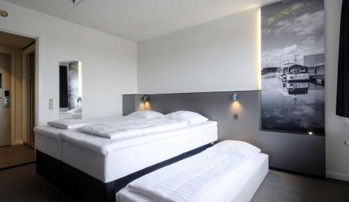 Standard Triple Room with City View - High Floor