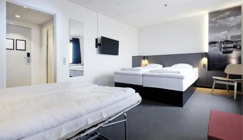 Larger Family Room with King and Sofa Bed - City View