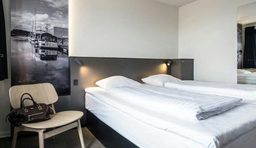 Standard Double King Room with City View - High Floor