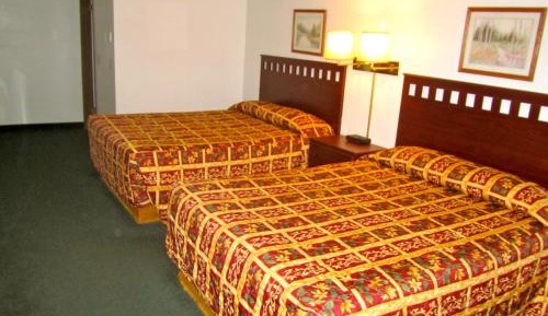 Queen Room with Two Queen Beds - Smoking