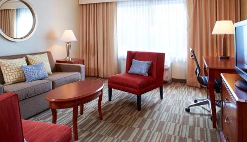 One-Bedroom King Suite with Sofa Bed - Hearing Accessible