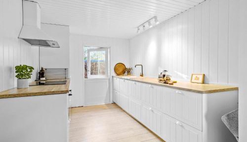 Five-Bedroom Holiday Home