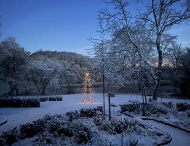 Apartment with Lake View