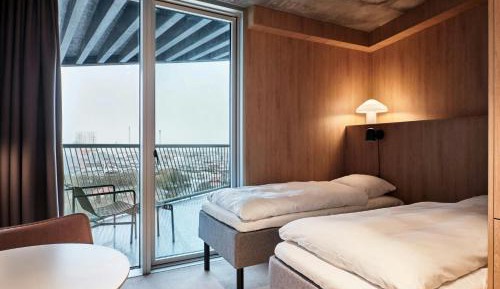 Comfort Studio with Twin Wall Bed and Skyline View