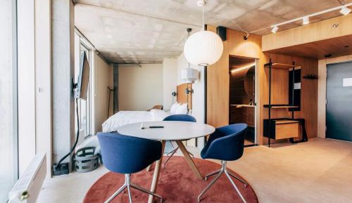 Family Studio with King and Sofa Bed - Sky View