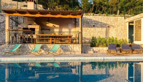 Villa With Pool