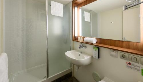 Standard Double Room with One Single Bed - Up to Ten Years