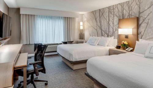 Queen Room with Two Queen Beds - Hearing Accessible