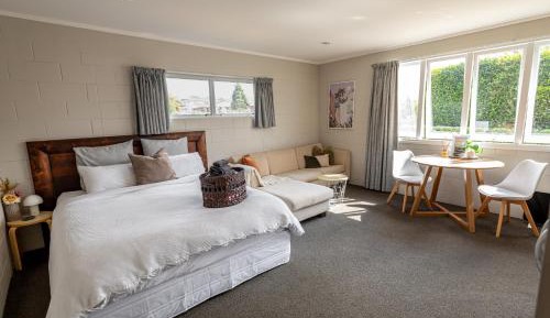 Studio Apartment with King Bed