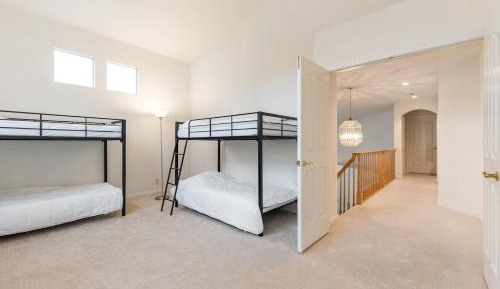 Bed in 6-Bed Mixed Dormitory Room