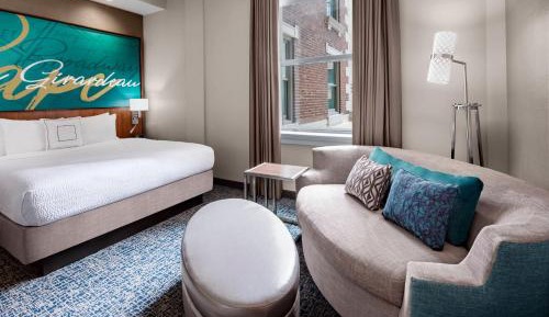 King Room with Roll-In Shower and Sofa Bed - Mobility Access/Communication Assistance