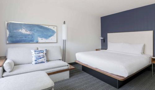 Guest room, King, Sofa bed, Balcony