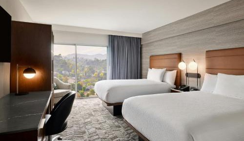 Queen Room with Two Queen Beds and Roll-In Shower - Mobility Access/Hearing Accessible