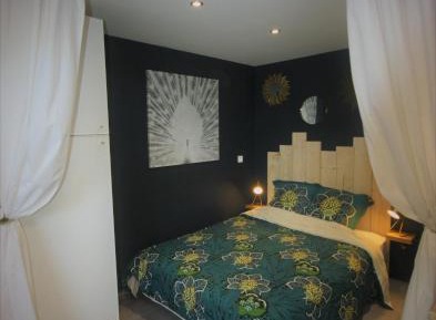 Studio Apartment with One Double Bed