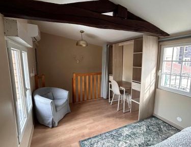 One-Bedroom Apartment