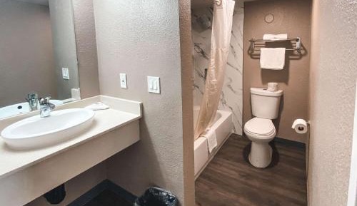 Queen Room with Two Queen Beds - Disability Access - Non-Smoking