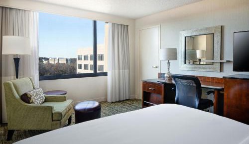 Standard Room with Club Lounge Access