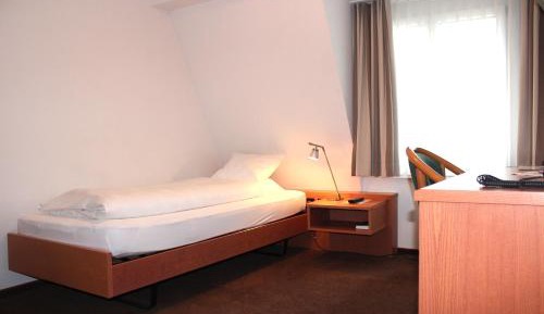 Classic Single Room