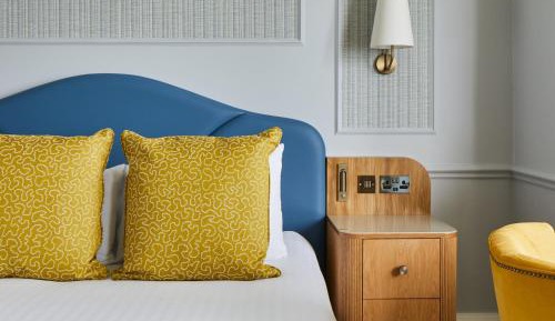 Superior King with View