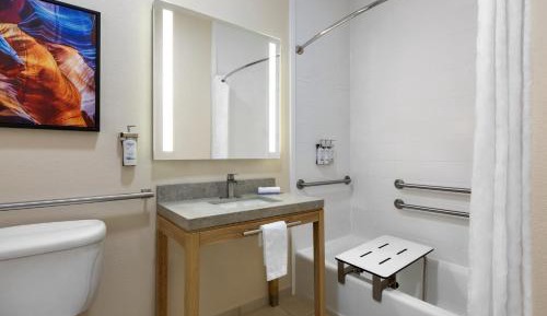Queen Studio Suite - Disability Access