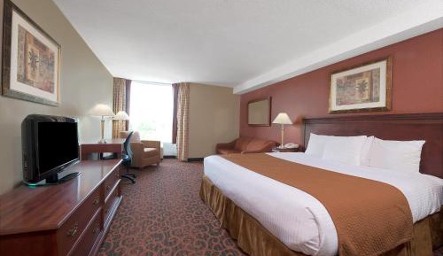 King Room with City View - Non-Smoking