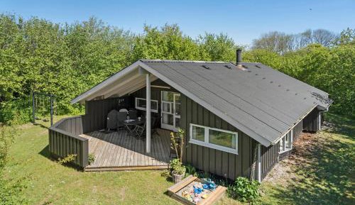 Three-Bedroom Vacation Home 