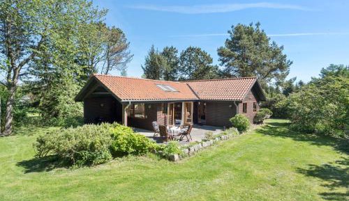 Three-Bedroom Vacation Home 