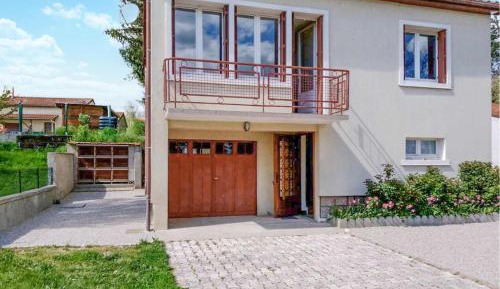 Three-Bedroom Vacation Home 