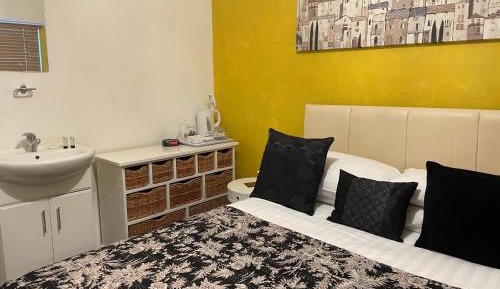 Double Room with Private External Bathroom