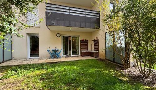 One-Bedroom Apartment with Garden