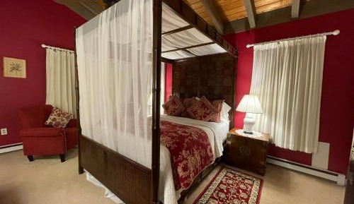 Queen Room with Garden View