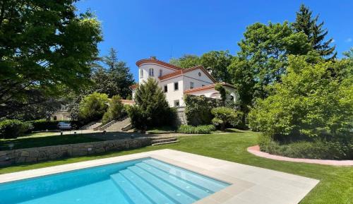 Deluxe Villa