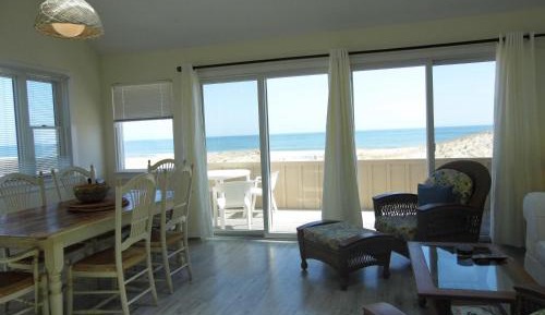 Deluxe Two-Bedroom Apartment