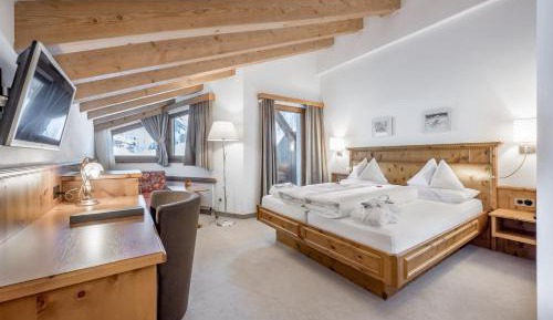 Superior Double Room with Balcony