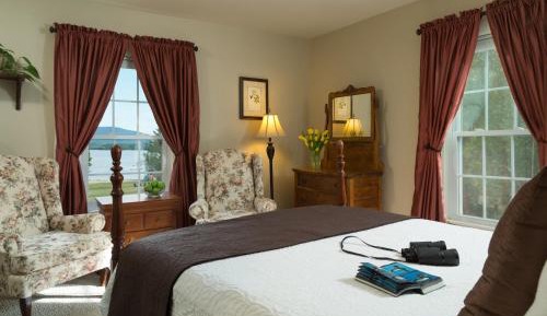 Double Room with Lake View 2