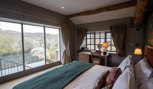 Queen Room with Garden View