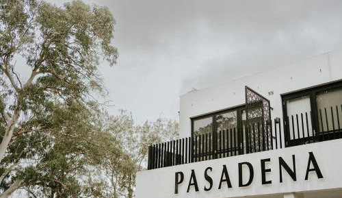 King Room - Accessible Bathroom (Stair Access Only)