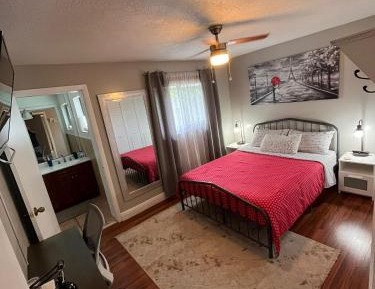 Queen Room with Garden View