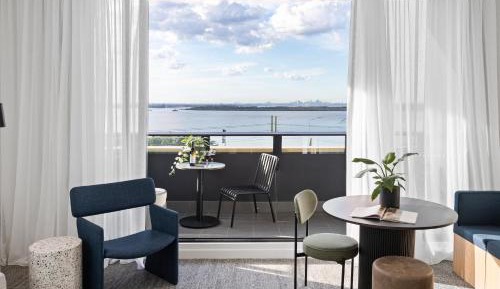 One-Bedroom Apartment with Bay View