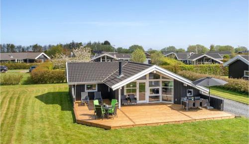 Three-Bedroom Vacation Home 